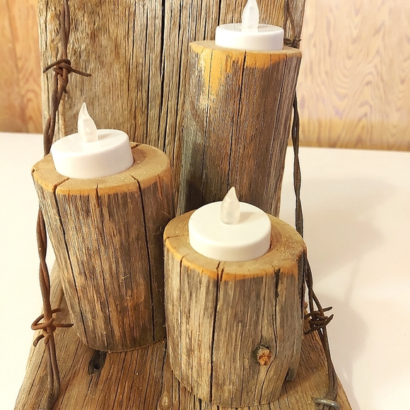 Authentic Albertan Barn Wood & Barbed Wire Candle Holder - Picture 2 of 8